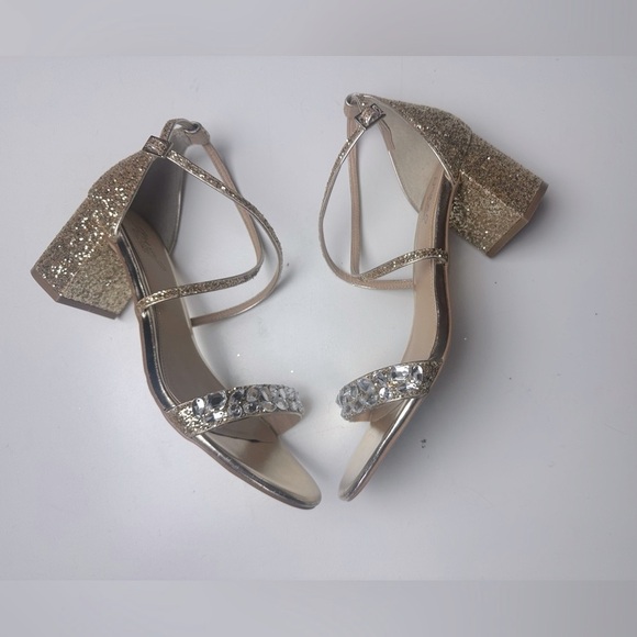 Jewel Badgley Mischka Gold Glittery Faux Jeweled Claudia Block Heeled Sandal 10 - Picture 8 of 16
